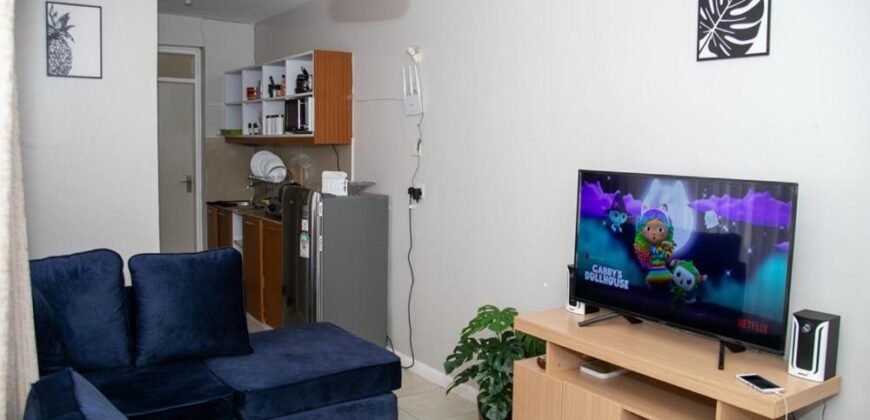 Comfortable 1-Bedroom Stay with Pool & Great Amenities